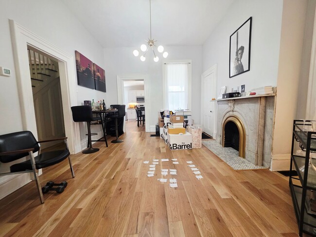 Building Photo - Renovated Manchester Gem with City Views & Modern Upgrades 3 beds 1.5 baths