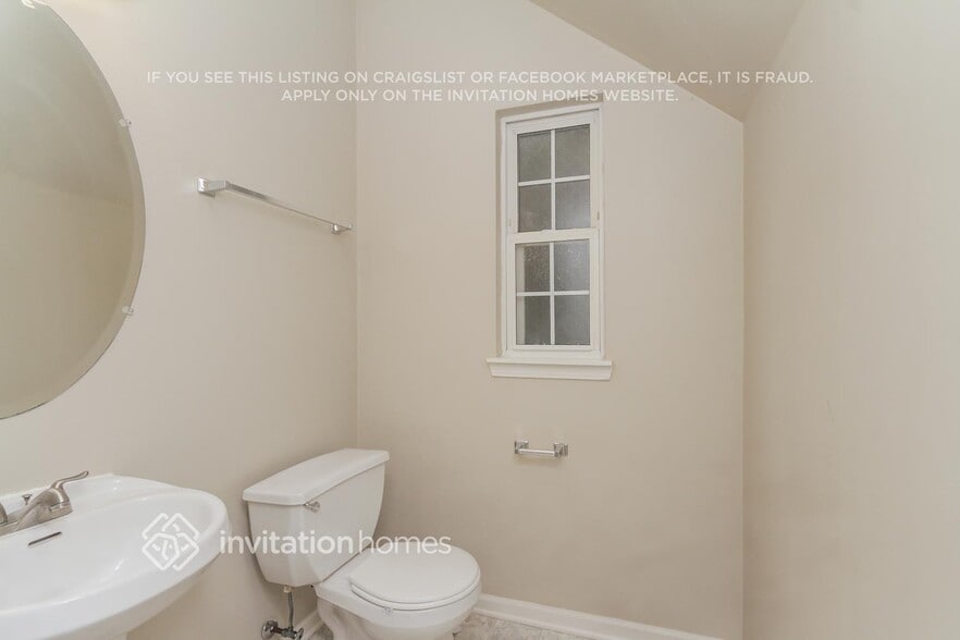 Building Photo - 3862 Pathfinder Ln