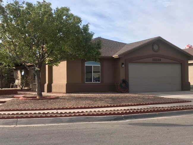 Building Photo - 12720 Lorenzo Frias Ct