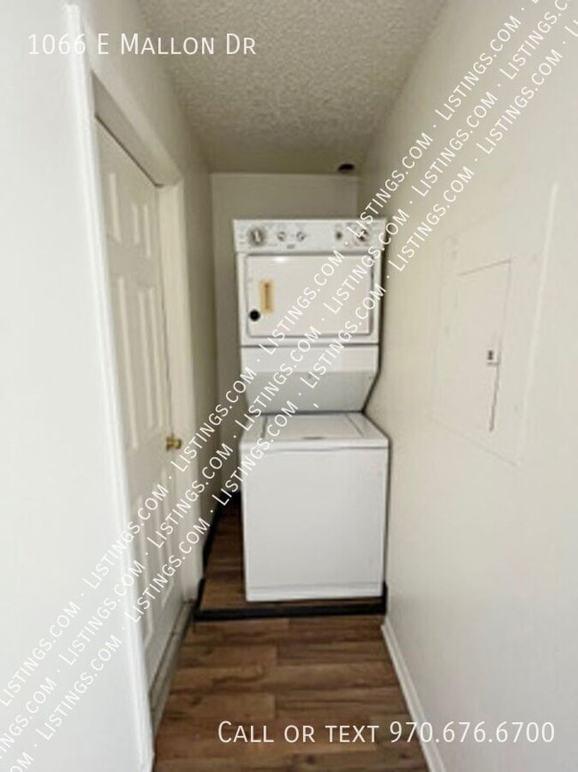 Building Photo - 1066 E Mallon Dr