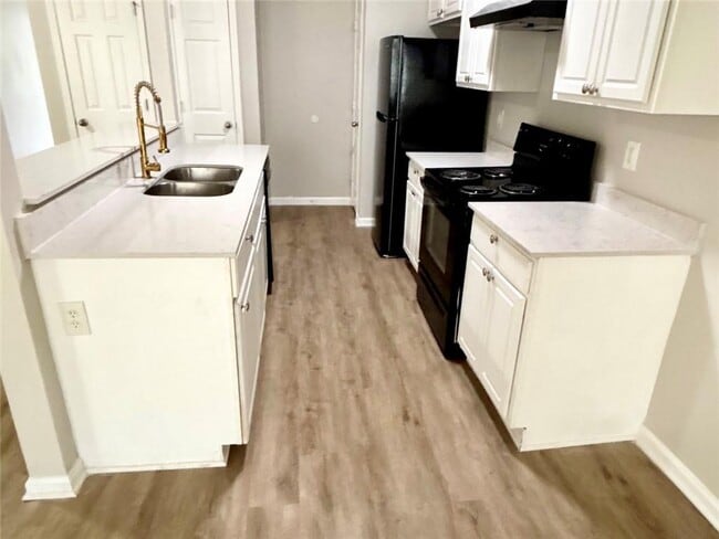 Building Photo - 5481 Sierra Tr
