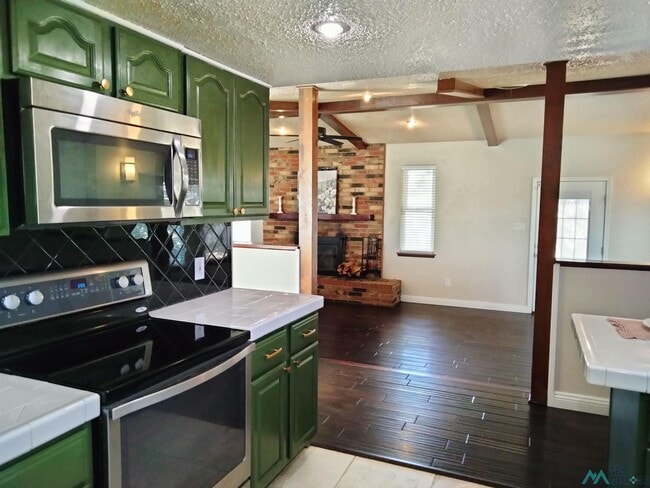 Building Photo - 1808 Arcineiga Dr