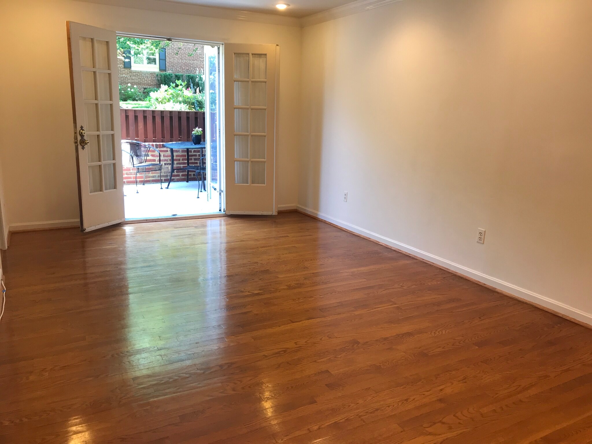 Living Room - 6639 Hillandale Rd