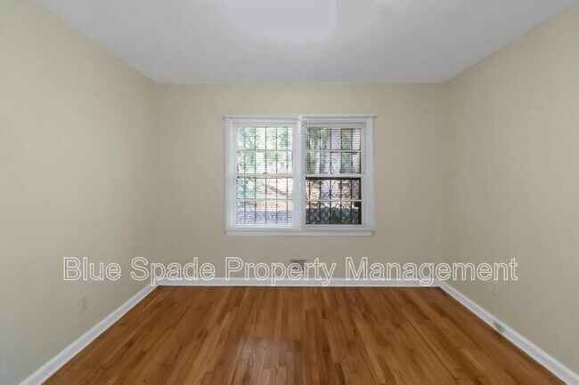 Building Photo - 409 Kildare Ave NW