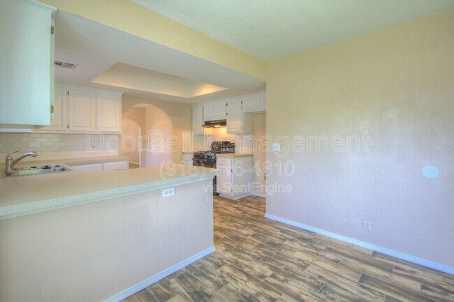 Building Photo - 2520 W Honolulu St