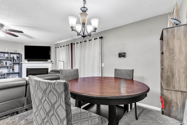 Building Photo - 7731 Falcon Rest Cir
