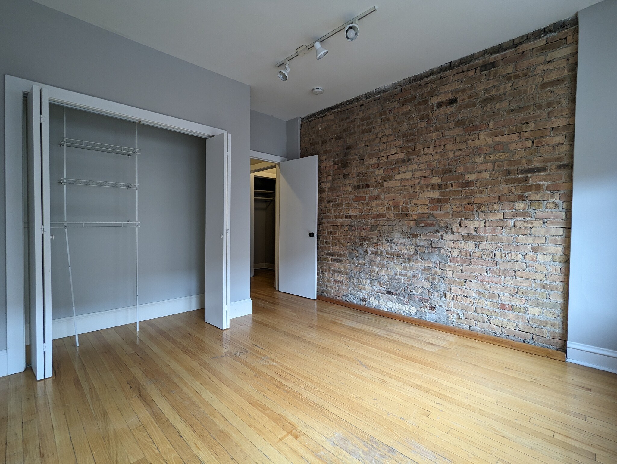 Building Photo - 3523 N Racine Ave