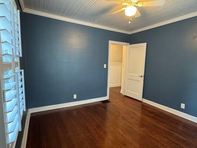 Building Photo - 5408 Villa Rd