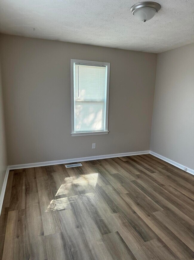 Building Photo - 788 Ridgeview Dr