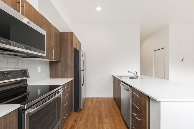 Building Photo - Capitol Hill 1 Bedroom Condo - Ground Leve...