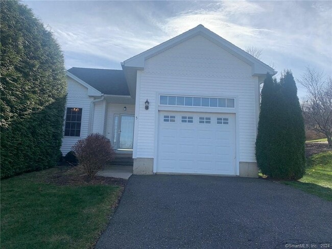 Building Photo - 5 Pondview Cir