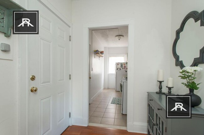 Building Photo - 1 bedroom in Newton MA 02460