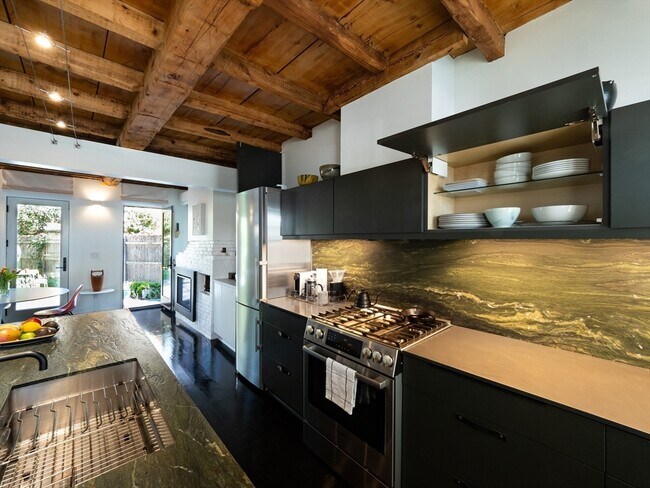 Building Photo - 214 Third St