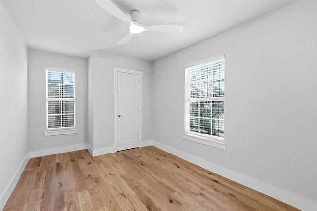 Building Photo - 827 Gullett St