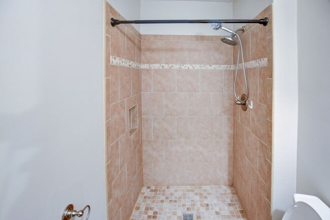 Building Photo - Charming 3-Bedroom, 2-Bath Home in Virgini...