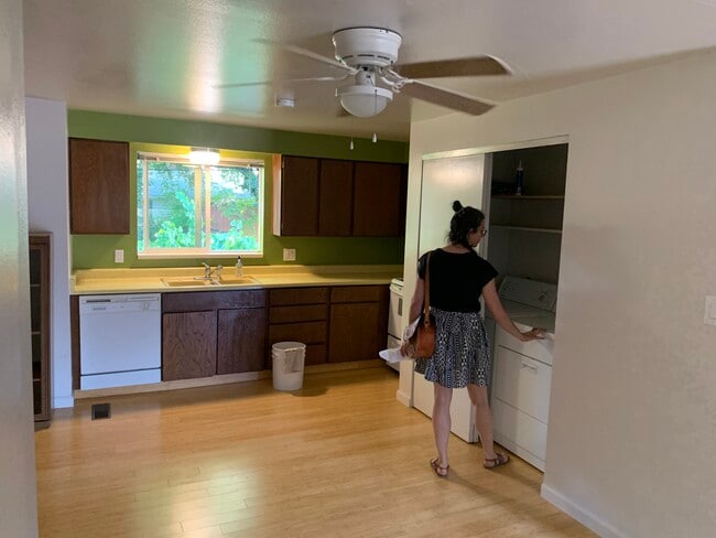 Building Photo - 1230 S Arlington Ave