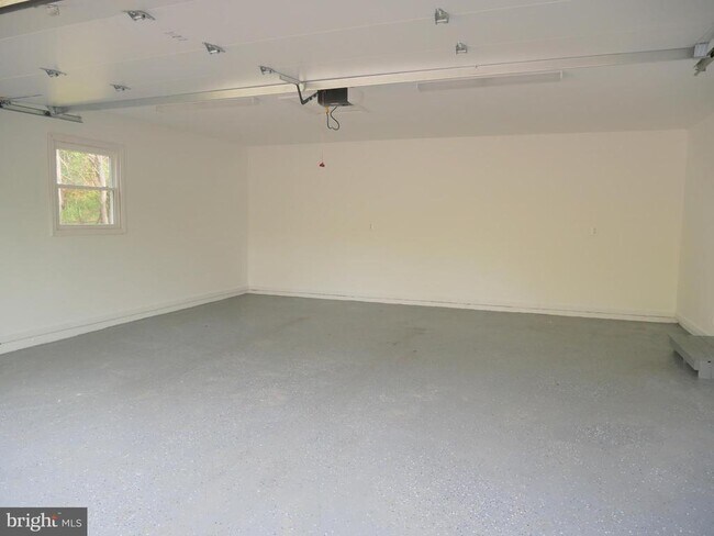 Building Photo - 35600 Sassafras Dr
