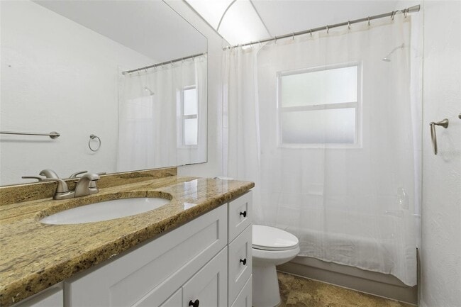 Building Photo - 5223 Shadow Lawn Dr