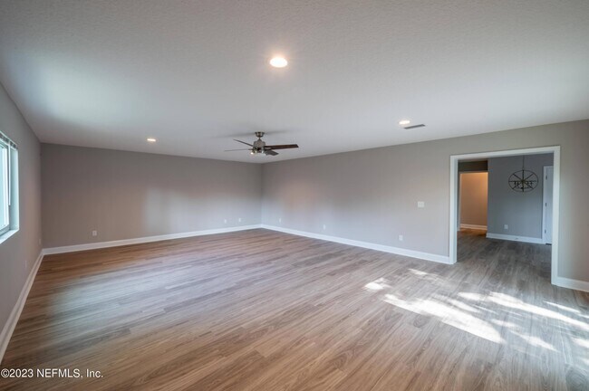 Building Photo - 6264 Diane Rd