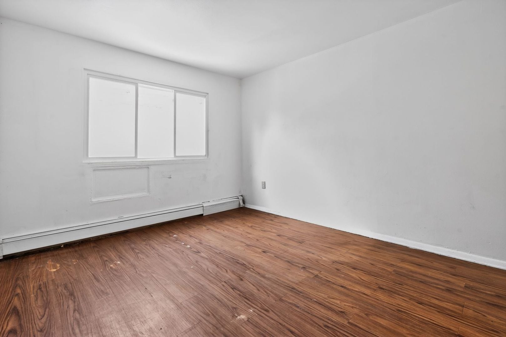 Building Photo - 1102 E 233rd St