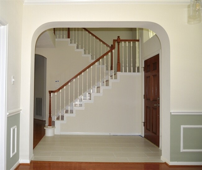 Building Photo - 218 Heathbrook Ln