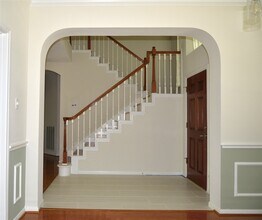 Building Photo - 218 Heathbrook Ln