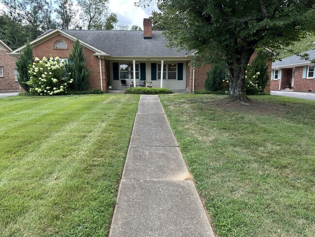 Primary Photo - 2008 Fontaine Rd