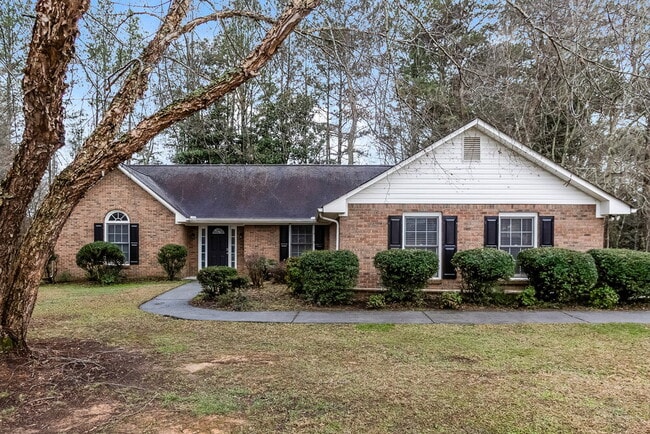 Building Photo - 24 Leslie Cove