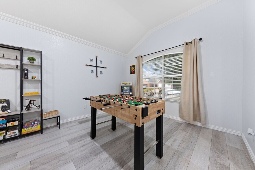 Building Photo - 4835 Crown Dr