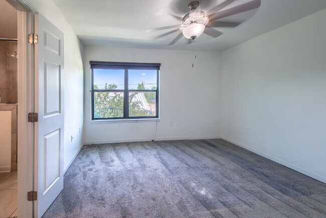 Building Photo - OFFERING 50% OFF ONE-MONTH'S RENT...QUAINT RENTAL NEAR I-35