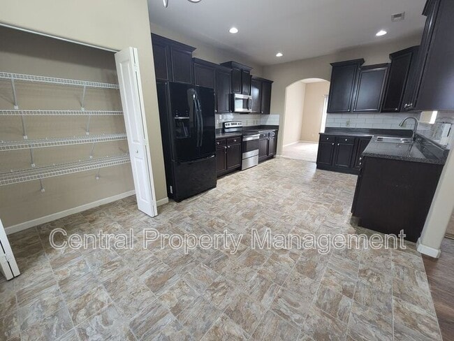 Building Photo - 1 Redwolf Ln