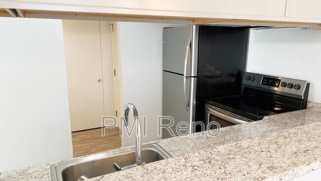 Building Photo - 2700 Plumas St