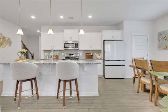 Building Photo - 803 Dundee Wy