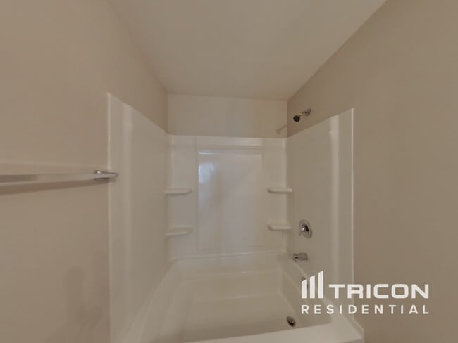 Building Photo - 2362 Clapton Ct