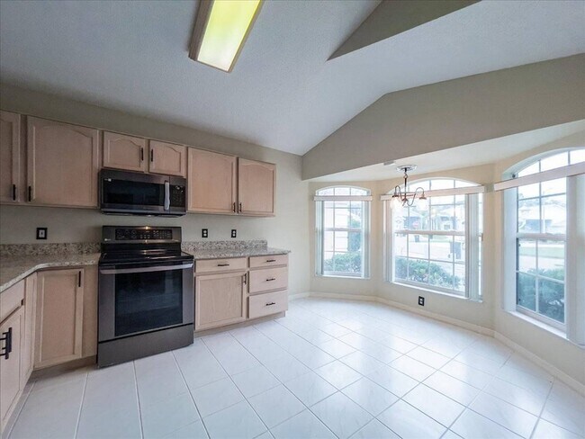 Building Photo - 218 Langford Park Ave