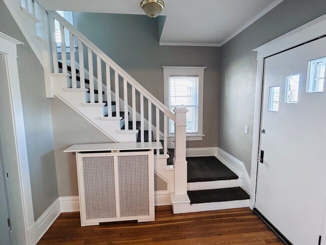 Building Photo - Great 3 Bedroom Home Near Whole Foods and ...