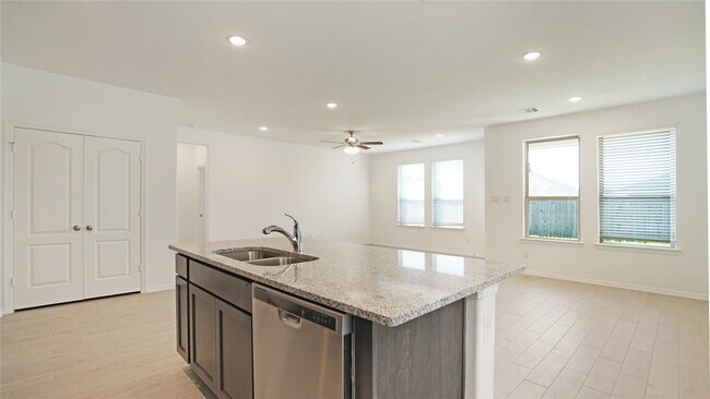 Building Photo - 25810 Northpark Pine Dr