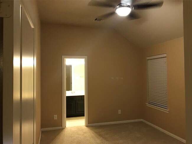 Building Photo - 5827 Chaste Ct