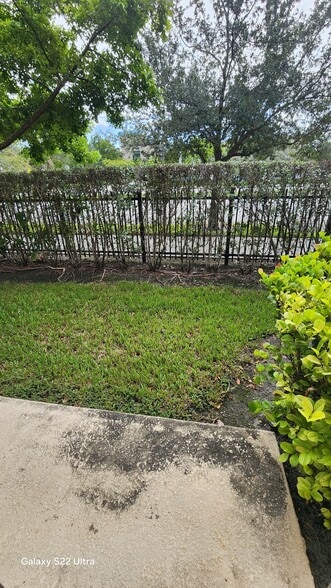 Building Photo - 3364 NW 10th Ave