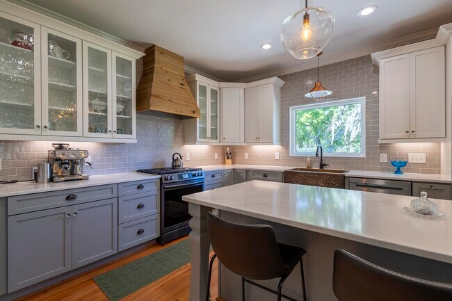 Building Photo - 133 Old Augusta Dr