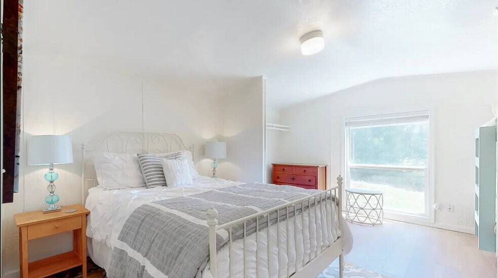 Building Photo - 2365 Washington St