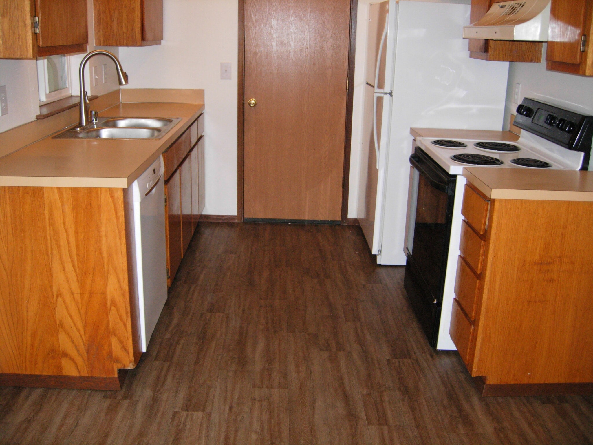 Kitchen - 2133 NW Mulholland Blvd