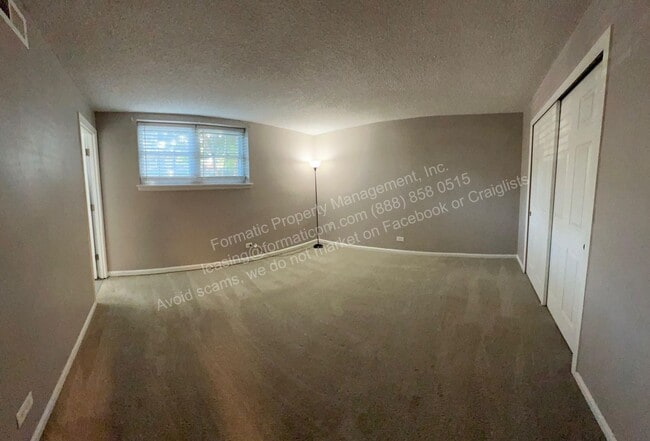 Building Photo - Cat-Friendly Condo with Community Pool and Gated Parking