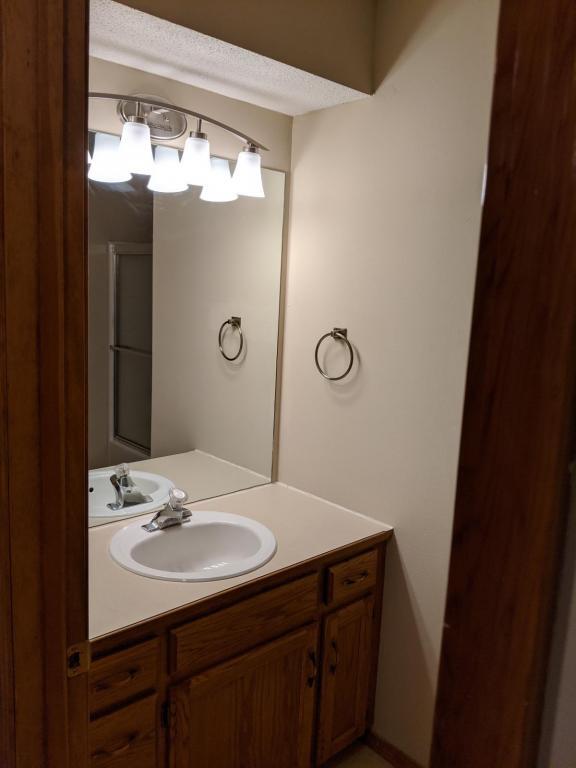 Building Photo - 3316 S Leawood Ave