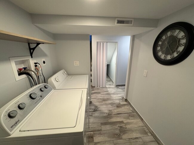 Building Photo - 5735 Stonykill Dr