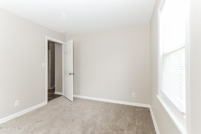 Building Photo - 6520 Estele Ave