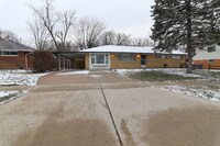 Building Photo - 4912 Powell Rd