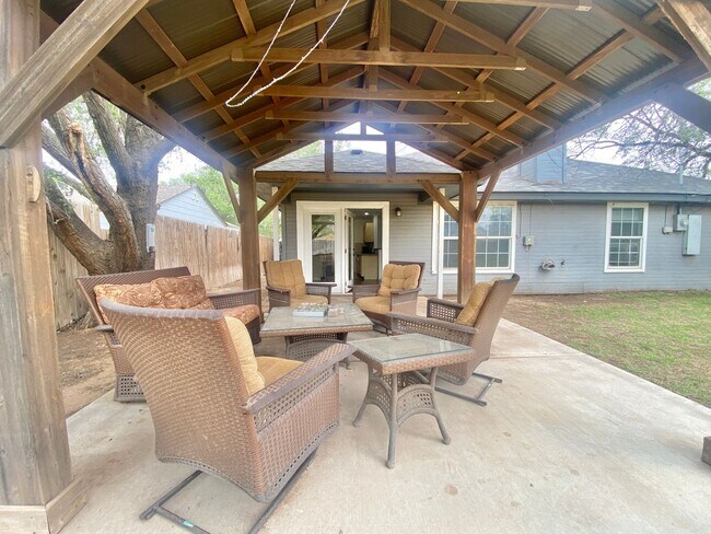 Building Photo - Now available - 4 bed 2 bath 1 car garage now available in Tech Terrace