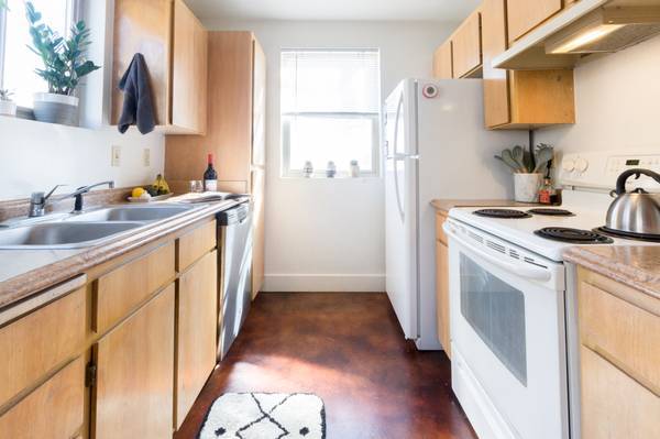 Kitchen - 114 NW Delaware Ave