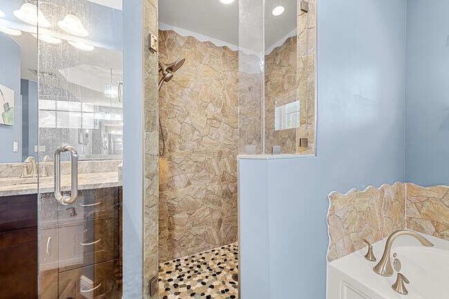 Building Photo - 1280 SW Kalevala Dr